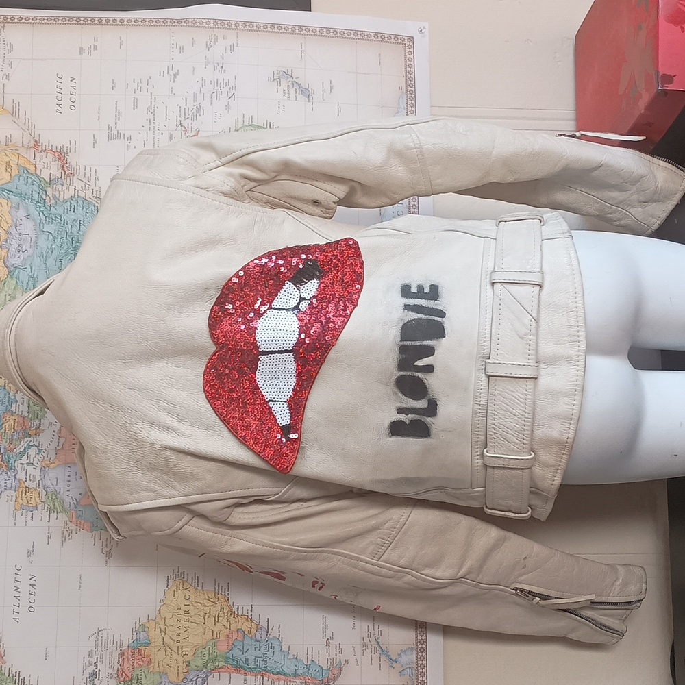 Women's Vintage Leather Jacket - Picture 2 of 5